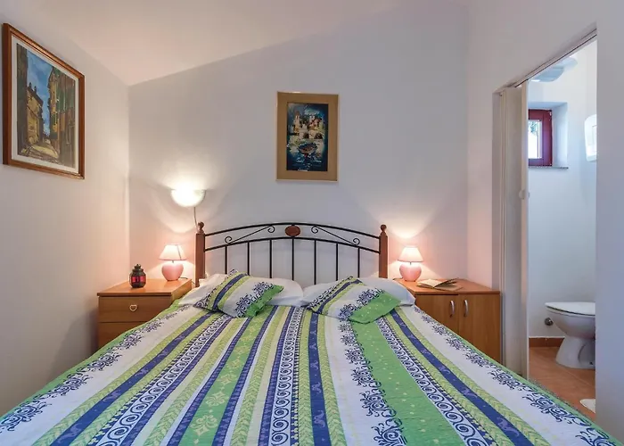 Cozy Apartment In Pula With Wifi *