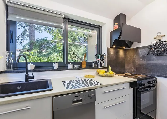 Cozy Apartment In Pula With Wifi