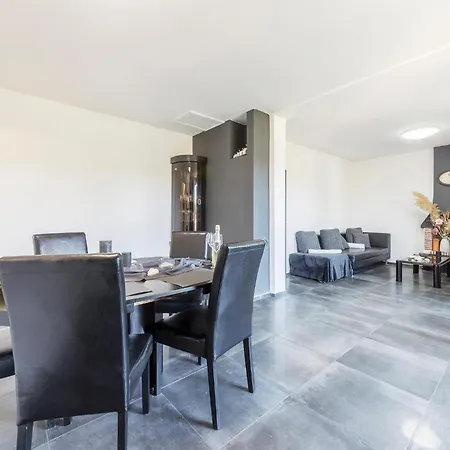 Apartman Cozy In With Wifi *