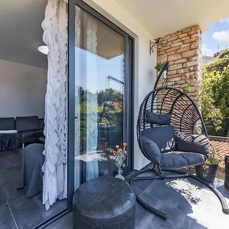 Διαμέρισμα Cozy In With Wifi Πούλα