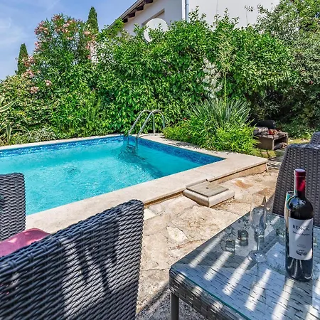 Cozy In With Wifi Διαμέρισμα